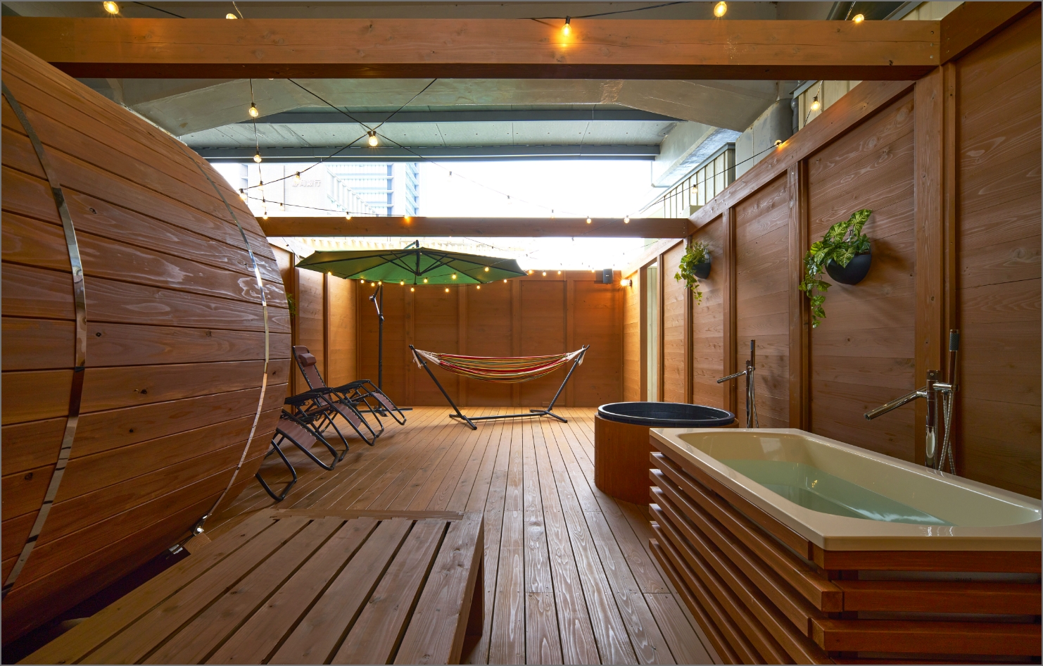 木目広がるウッド調デザイン