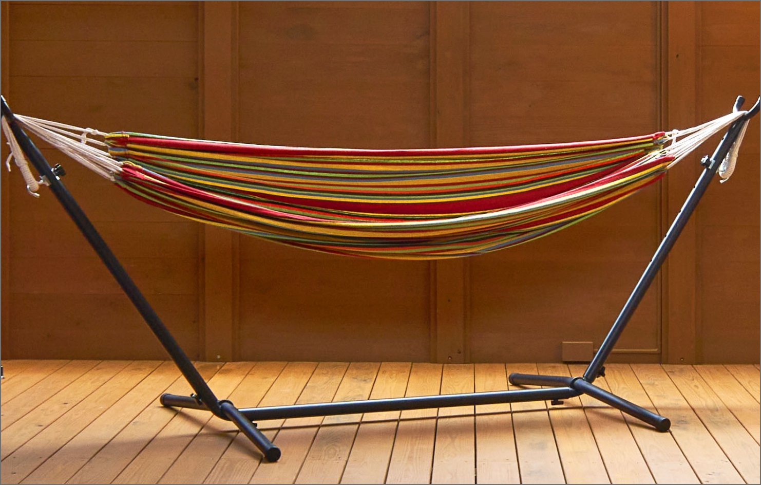 バレル脇のベンチで休憩