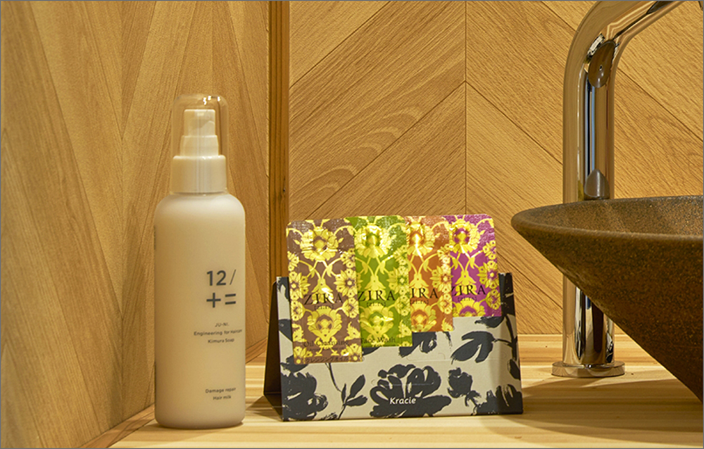 受付・更衣室棟のご案内